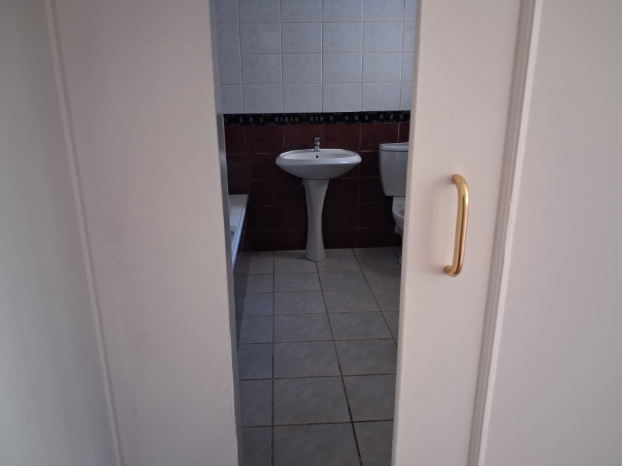 To Let 3 Bedroom Property for Rent in Selborne Eastern Cape